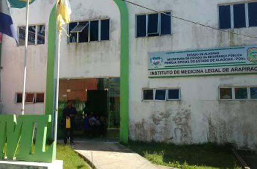 Eletricista da Prefeitura cai e morre ao tentar trocar lâmpada de poste