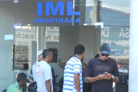 Caixa d’água cai e mata uma pessoa em Arapiraca