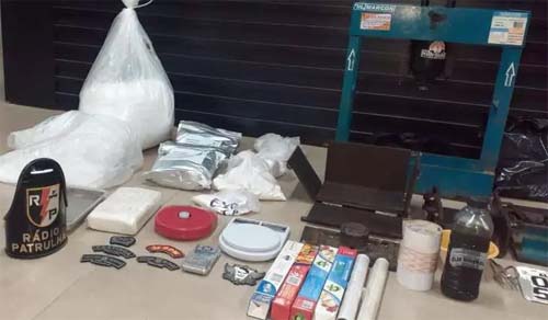 PM apreende mais de 22 kg de cocaína em casa que funcionava como refinaria