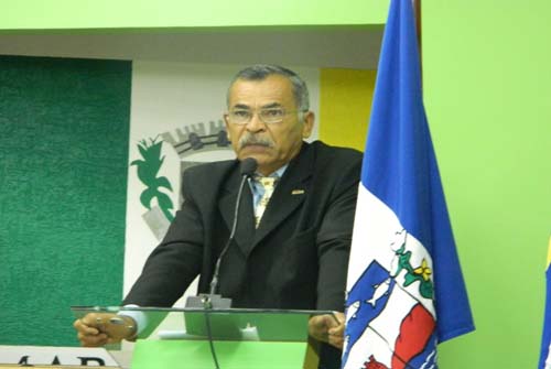 Grilos interrompem pronunciamentos na Câmara Municipal 