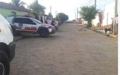 Pai acorda para ir ao banheiro e encontra filho enforcado com lençol