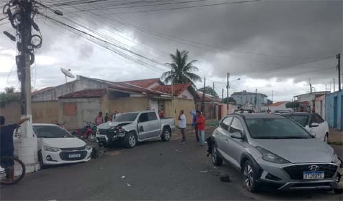Cobrança de dívida resulta em perseguição, morte e acidente com 7 veículos em Arapiraca