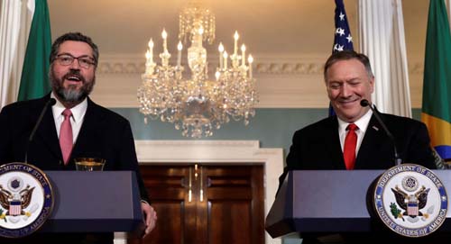 Pompeo anuncia fundo de US$ 100 milhões dos EUA na Amazônia após encontro com Araújo