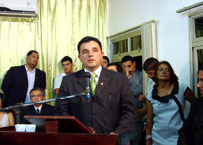 Prefeito Areski Freitas emite nota sobre acontecimentos na Prefeitura