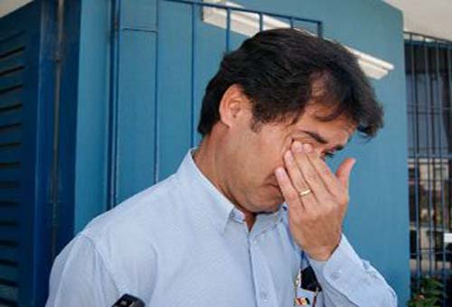 Padrasto de acusado de matar motoqueiro se apresenta à polícia 