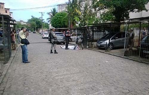 Empresário é executado com tiros na cabeça; Carro da vítima é atingido por 17 disparos