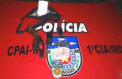 Polícia Militar apreende arma de fogo em transporte coletivo em São Miguel dos Campos