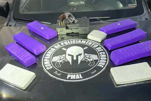 Companhia de Choque apreende arma de fogo e mais de oito quilos de drogas em residência na Santa Amélia