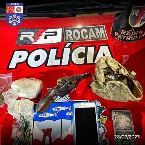 Homem de 23 anos é preso com drogas e arma de fogo em pátio de posto, em Arapiraca