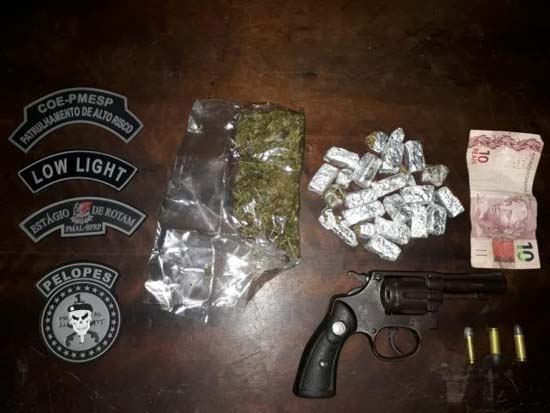 Suspeito é preso com drogas e arma de fogo em Limoeiro de Anadia