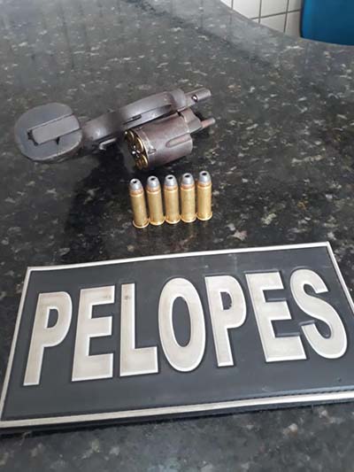 Troca de tiros entre polícia e assaltantes deixa um morto em São Miguel dos Campos