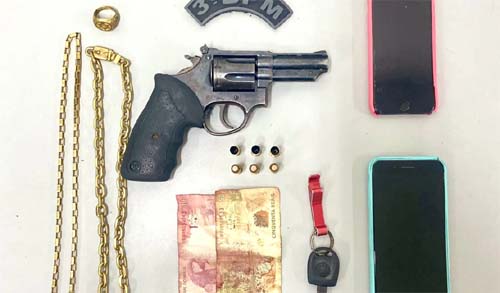 Foragido é capturado ao tentar fugir da abordagem, atirar em miulitares, ser baleado em Arapiraca