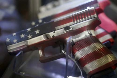 Violência com armas de fogo nos EUA cresce, vira ‘terrorismo interno’ e gera alerta