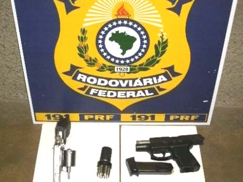 Fazendeiro é preso pela PRF por porte ilegal de armas em União dos Palmares