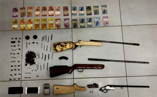 Após denúncias, PM apreende três armas e 2 kg de cocaína na Zona da Mata de Alagoas