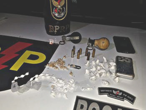 Dupla é presa com duas granadas, drogas e munições na Chã da Jaqueira