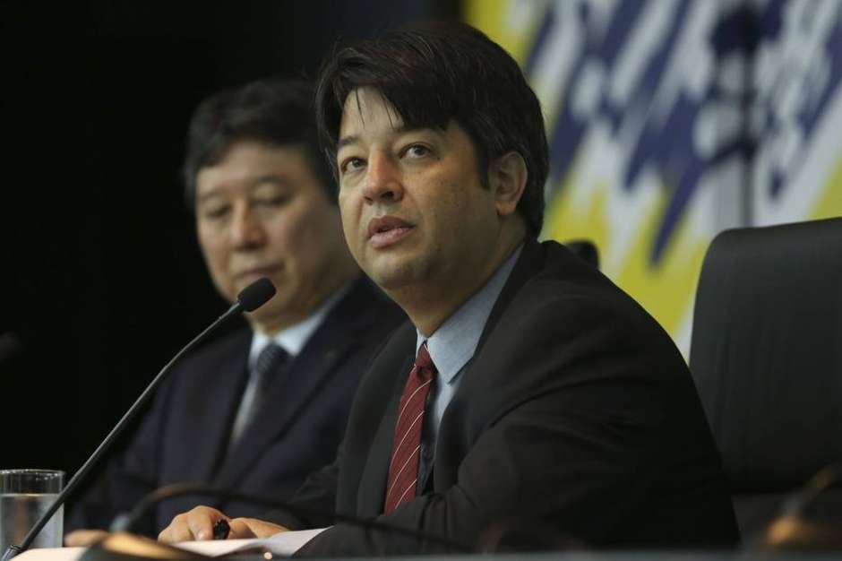 MEC quer revalidar diplomas em universidades particulares