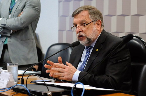 Criação do Fundeb permanente e com mais verbas volta a ser discutida