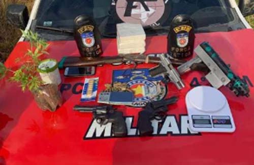 Acusado de tráfico de drogas e outros crimes é preso com arsenal de armas