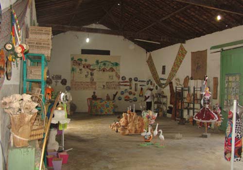 Artesãos palmarinos necessitam ampliação de sua feira que atualmente funciona na antiga Estação Ferroviária