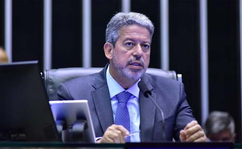 Projeto sobre direitos autorais pode ser votado na próxima semana, afirma Lira  