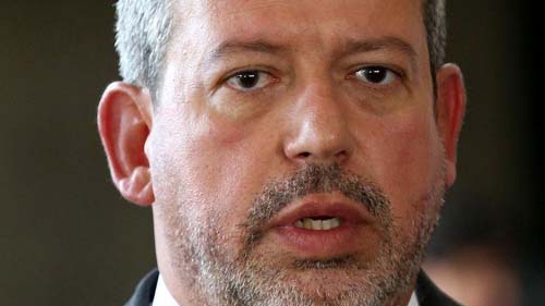 Lira diz que voto impresso pode ir ao plenário mesmo com derrota em comissão