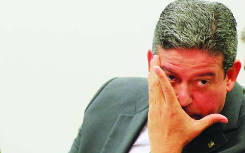 Ex-mulher pede prisão de Arthur Lira