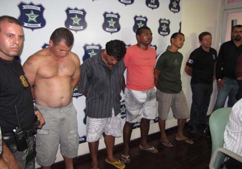 Polícia revela detalhes da prisão de quadrilha que assaltou ônibus com idosos