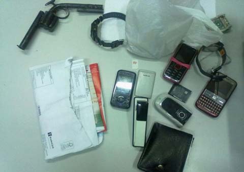 Assaltantes fazem ‘arrastão’ com arma artesanal em pizzaria e acabam presos