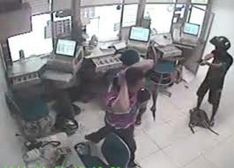 Homens armados invadem e assaltam casa lotérica em São José da Laje