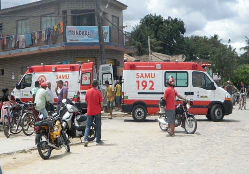 Assaltantes levam dinheiro e ferem duas pessoas em Arapiraca