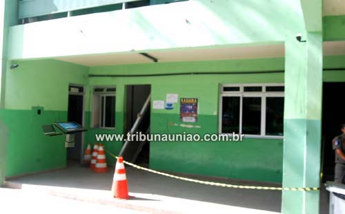 Durante a madrugada, assaltantes invadem prédio da Prefeitura de União e arrombam caixa eletrônico da Caixa Econômica Federal