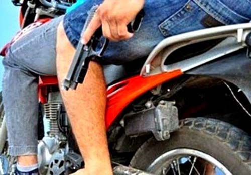 Dupla armada rende motociclista e toma moto em assalto na zona rural de Girau do Ponciano