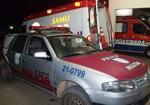 Idosa acerta cacetada em assaltante mas acaba ferida à faca