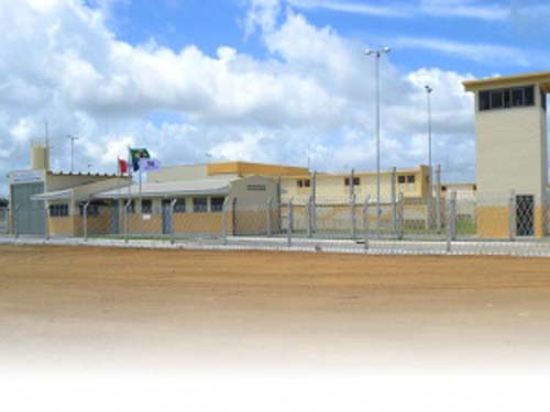 Homem é assassinado a tiros por trás de presídio, na parte alta de Maceió