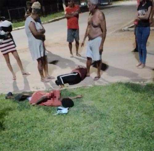 Adolescente de 13 anos é morto a tiros e mãe desmaia ao encontrar o corpo