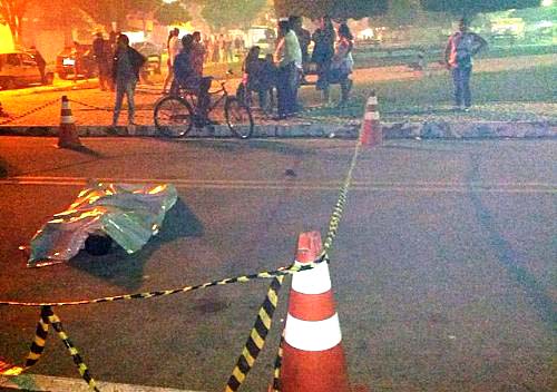 Jovem é executado em praça quando conversava com amigos