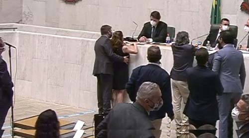 Cidadania afasta Fernando Cury após parlamentar ser gravado passando a mão na deputada Isa Penna na Alesp