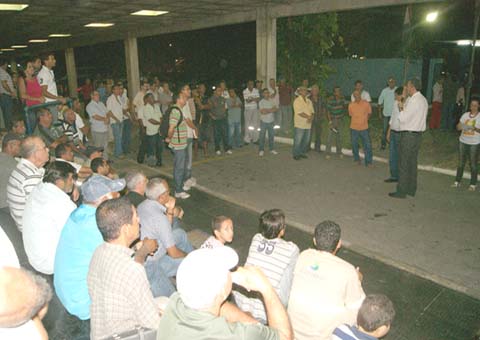 Dívida de R$ 722 mi pode levar funcionários à paralisação 