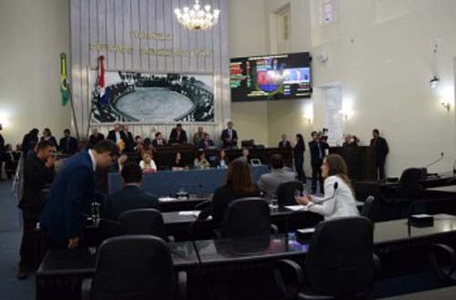 Por 14 a 2 , ALE mantém veto a projeto que altera idade máxima na Polícia Militar