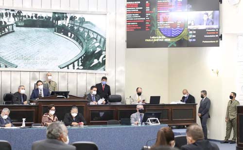 Aposentados e pensionistas: projeto que extingue desconto está pronto para votação