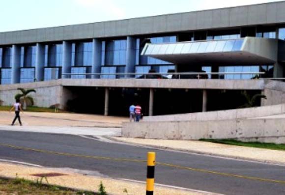 Deputados do Maranhão têm até 18 salários ao ano 