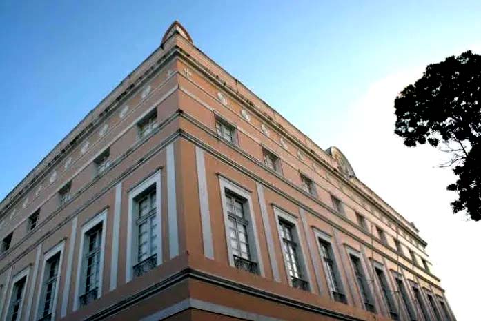 Com redução para 24 cadeiras na Assembleia, quem deve ficar de fora entre os atuais deputados?