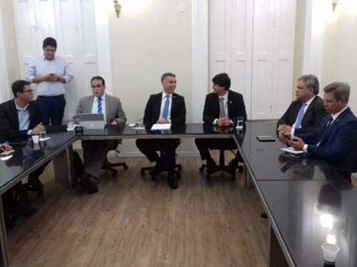 Secretário muda de tom ao explicar na ALE gasto milionário com Missão à China