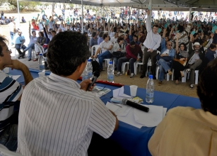 Professores da rede estadual e PMs fazem assembleias nesta segunda