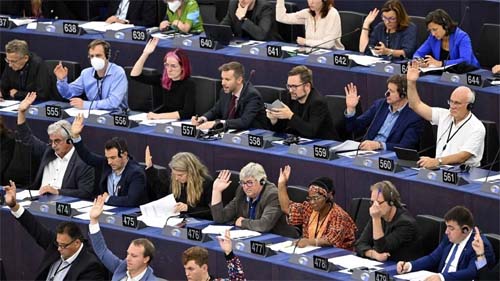 UE aprova adoção de carregador universal, pressiona Apple e pode inspirar novo padrão mundial