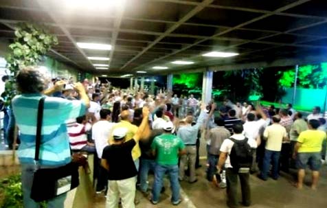 Trabalhadores da Eletrobras realizam paralisação de protesto‏