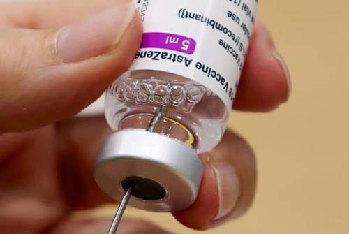 Uma dose de vacina da AstraZeneca diminui risco de morte por Covid em 80%, diz Inglaterra
