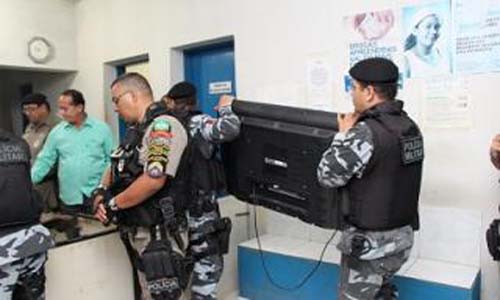 PM prende quadrilha e recupera cheques, celulares e TV de 42 polegadas