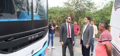 20 ônibus escolares são interditados no município de Atalaia